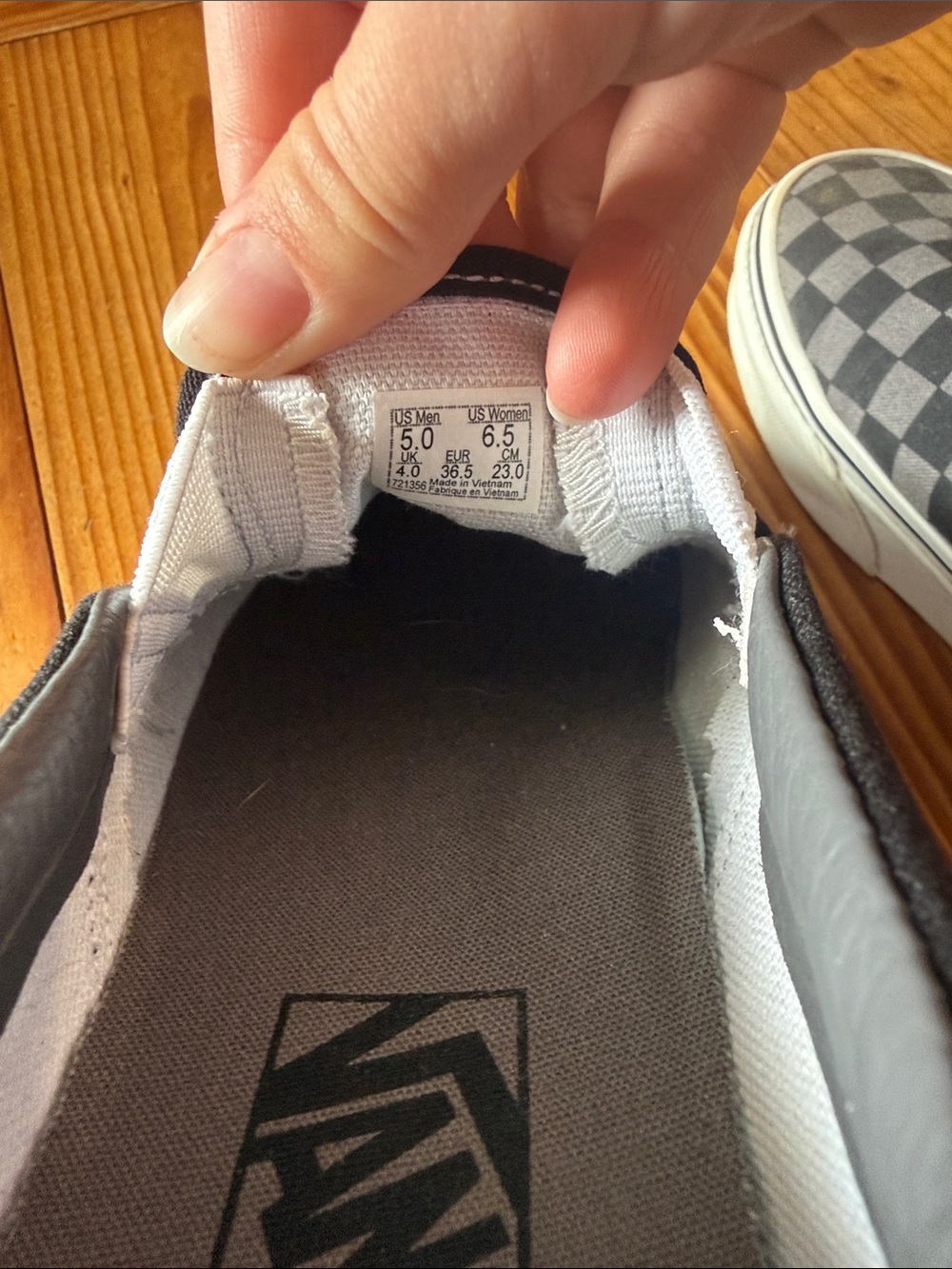 Women’s 6.5 Men’s 5 Vans Checkerboard Slip-On in Black and Gray - Picture 6 of 6